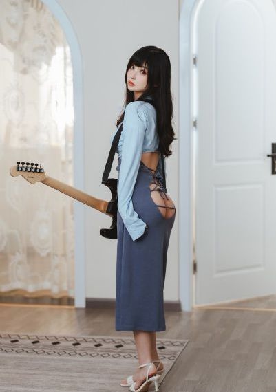 小龙女比杨过大几岁