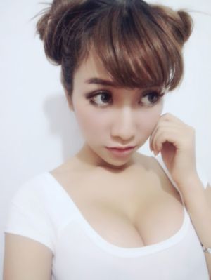 裙子里的是怪兽