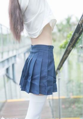 俄一居民楼被导弹残骸击中