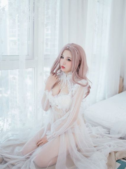 海棠经雨胭脂透