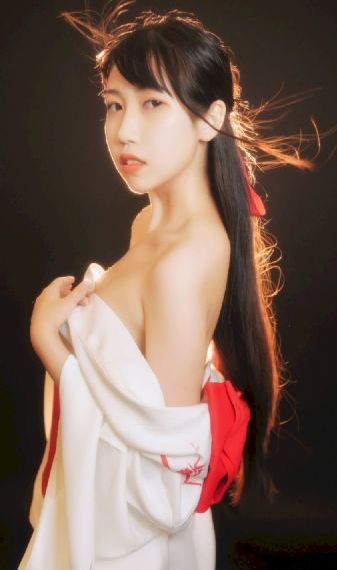 欧美午夜乱理片无码视频