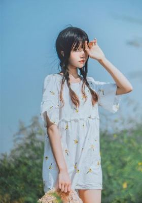 巨大女英雄