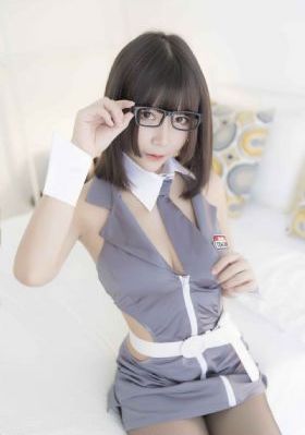 班长在课上突然打开了开关