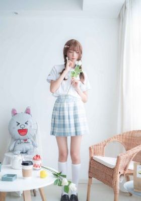 书记从她乳罩摸进去了视频